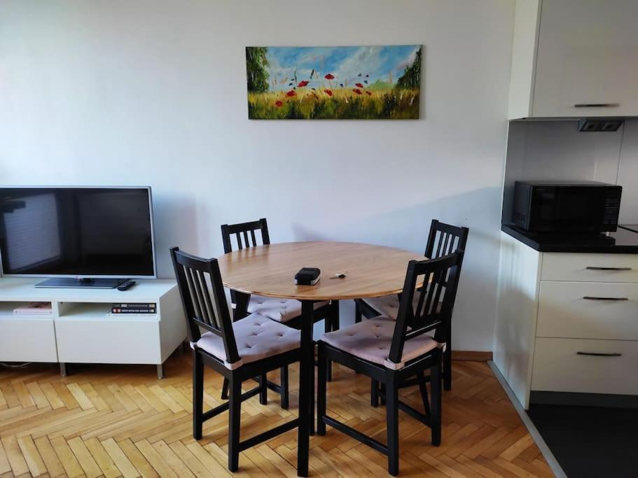 Plac Bankowy - Ogrod Saski - Metro Apartament *